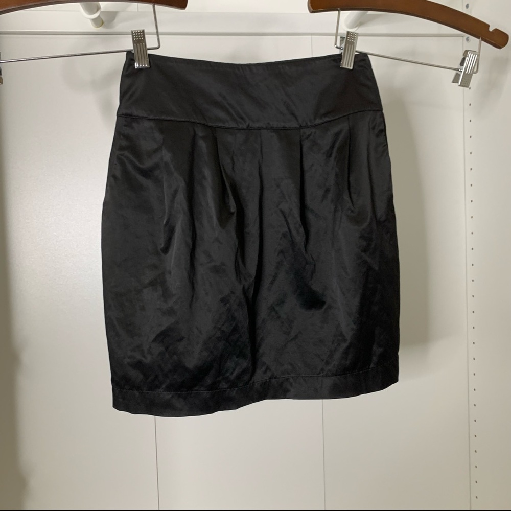 5/$25 Sale ☀️ Satin Mini-skirt